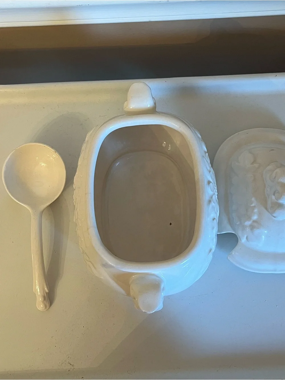 Vintage White Ceramic Soup Tureen Embossed Daisy Pattern With Ladle Japan